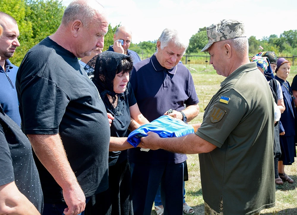 Вірний завжди - у Ставах провели в останню дорогу морського піхотинця Сергія Глобенка