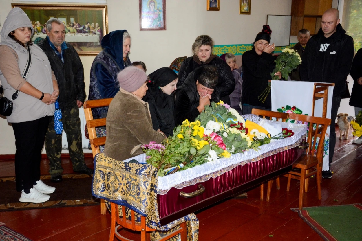 Один із перших став на шляху ворога - у Липовці поховали ветерана війни, волонтера Євгенія Аніщенка