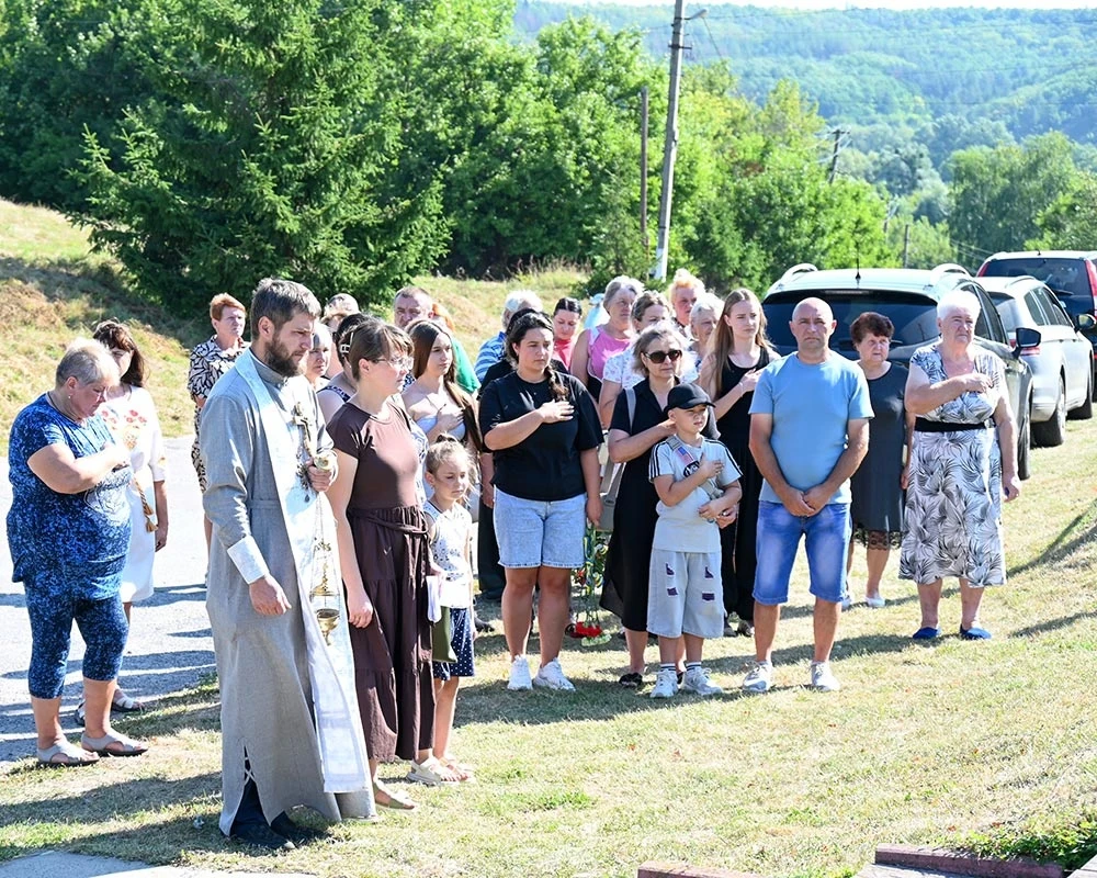 У Демівщині вшанували Героїв-земляків: відкрили Алею Слави та меморіальну дошку