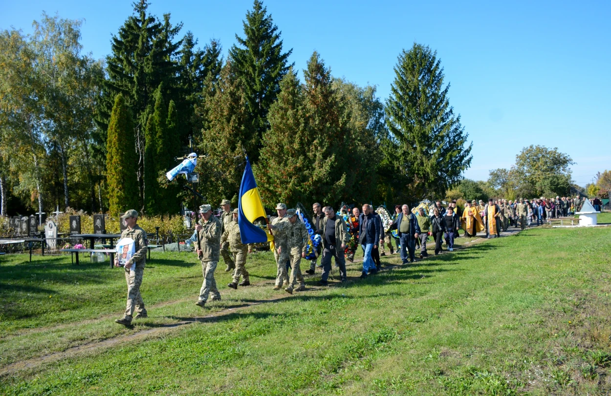 В Гороховому провели в останню путь воїна Віктора Дремлюгу - 18