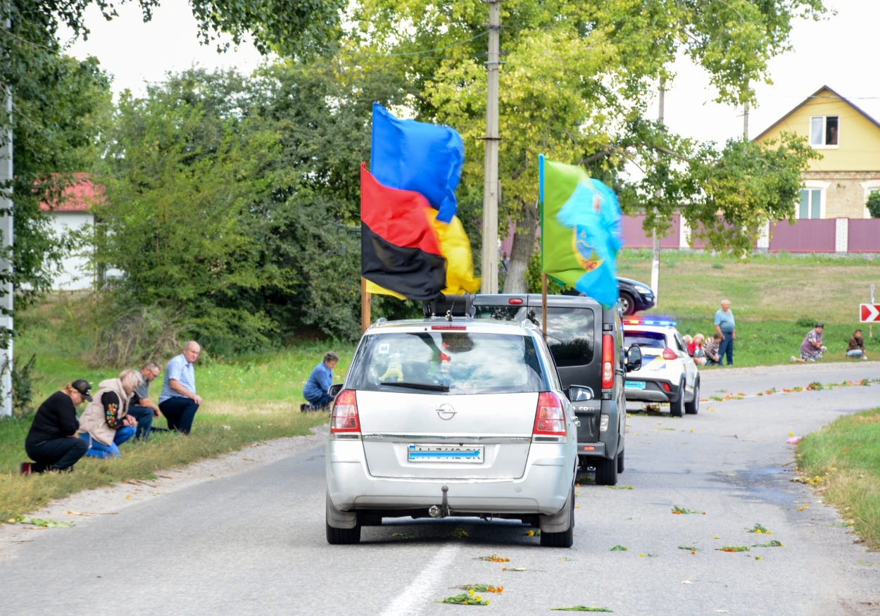 Боронив Україну в лавах Чорних Запорожців - у Ставах провели в останню путь воїна Владислава Третяка
