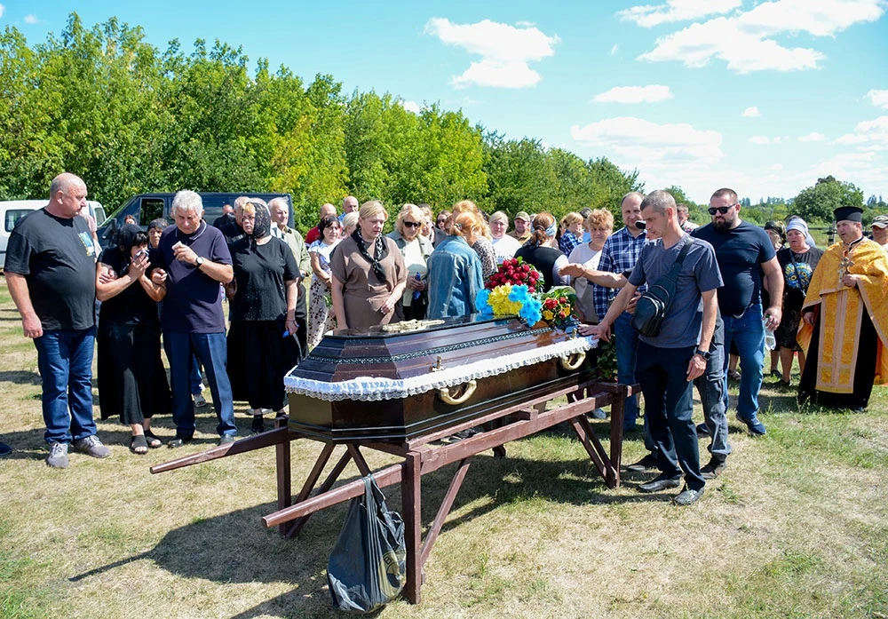 Вірний завжди - у Ставах провели в останню дорогу морського піхотинця Сергія Глобенка