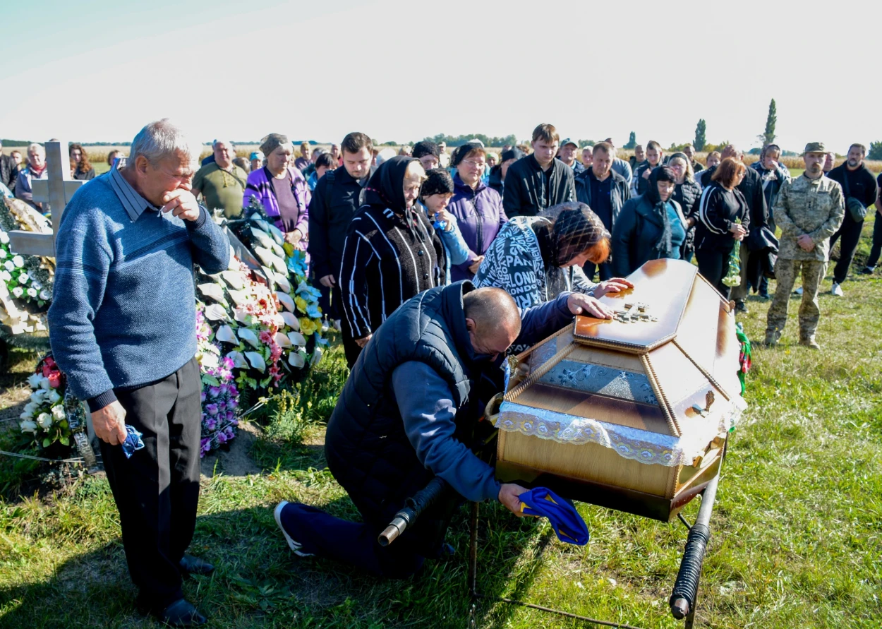 В Гороховому провели в останню путь воїна Віктора Дремлюгу - 26