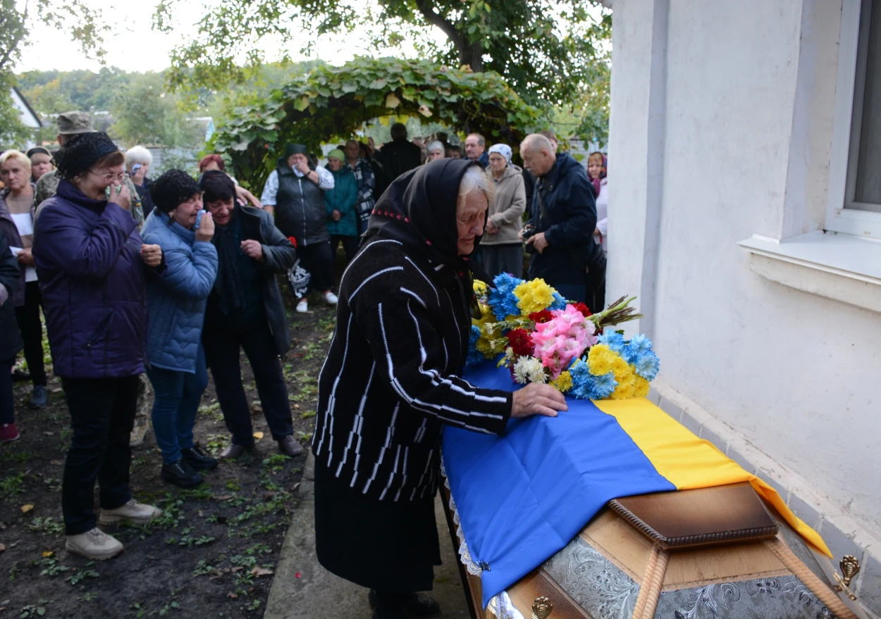 В Гороховому провели в останню путь воїна Віктора Дремлюгу - 2