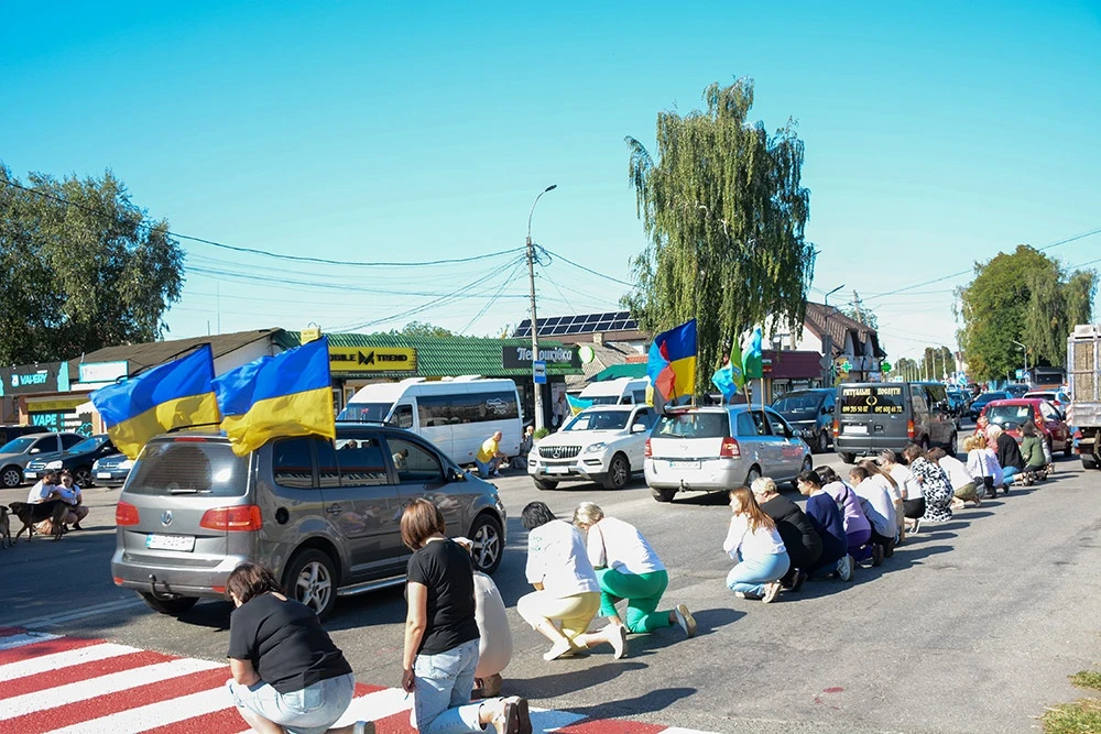Вірний завжди - у Ставах провели в останню дорогу морського піхотинця Сергія Глобенка