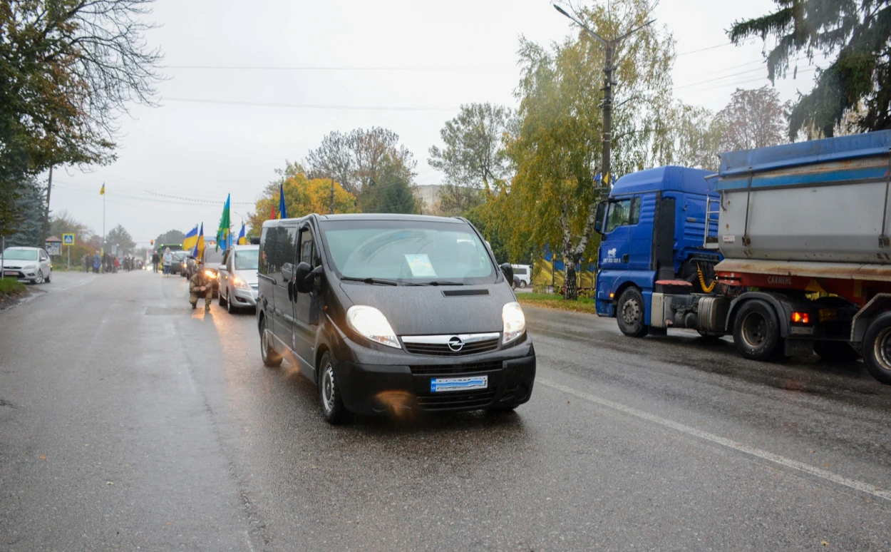 Один із перших став на шляху ворога - у Липовці поховали ветерана війни, волонтера Євгенія Аніщенка
