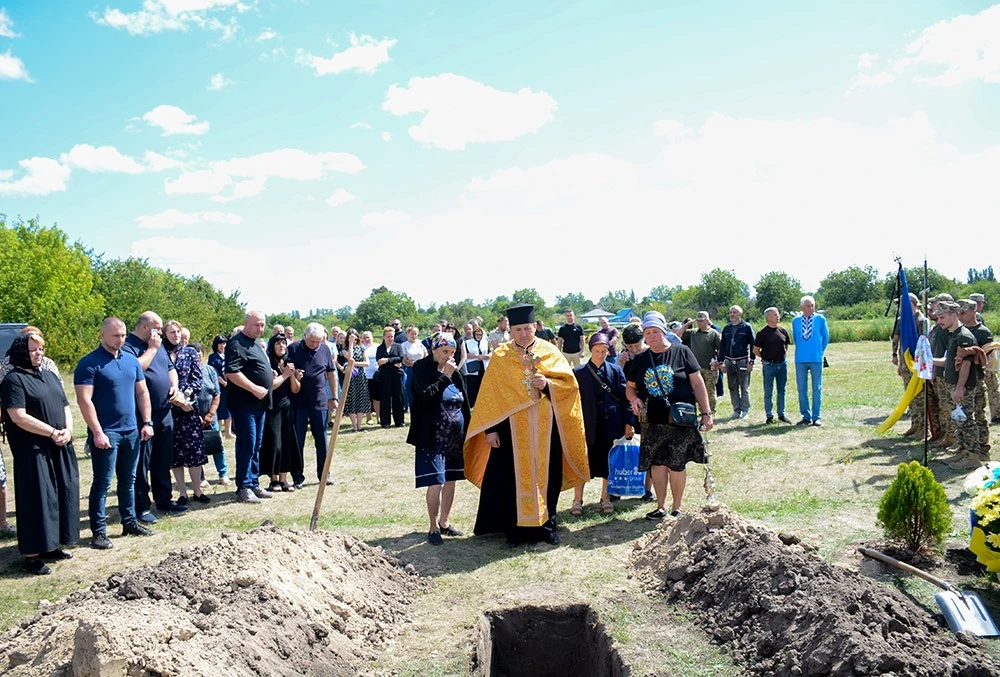 Вірний завжди - у Ставах провели в останню дорогу морського піхотинця Сергія Глобенка