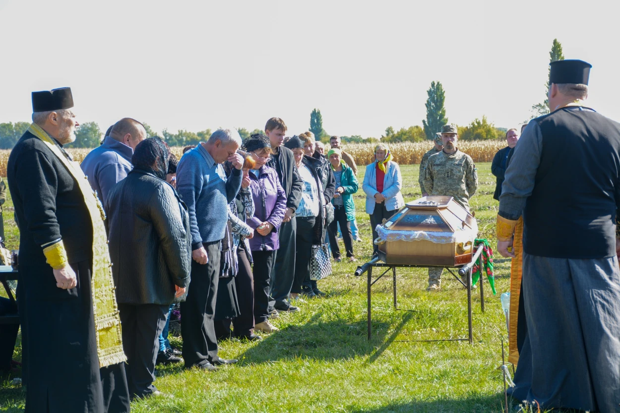 В Гороховому провели в останню путь воїна Віктора Дремлюгу - 30