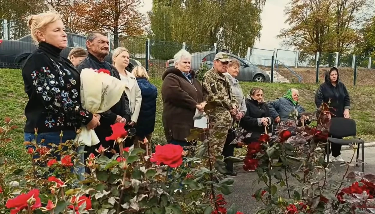 У Шандрі вшанували десятьох полеглих захисників у річницю відкриття Алеї слави