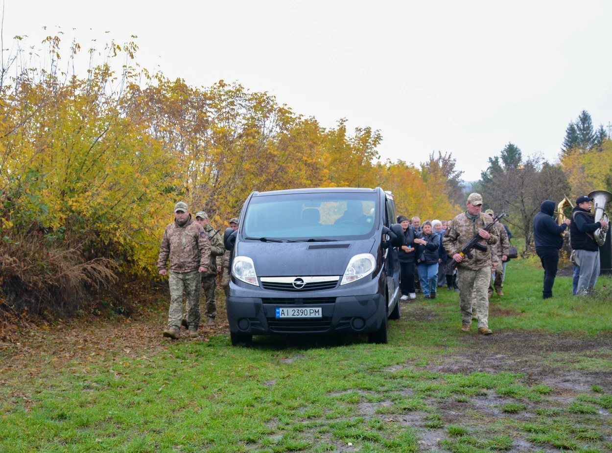 Один із перших став на шляху ворога - у Липовці поховали ветерана війни, волонтера Євгенія Аніщенка