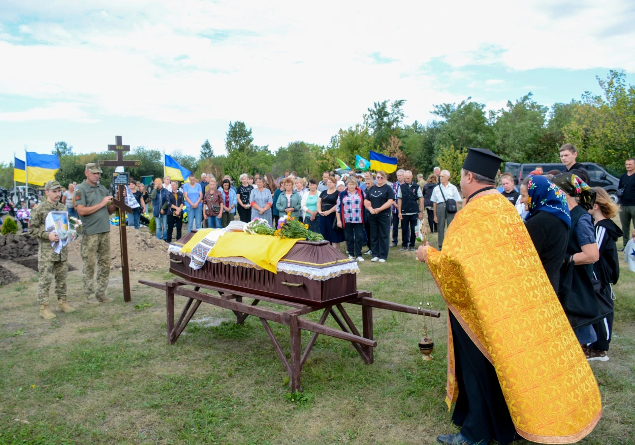Боронив Україну в лавах Чорних Запорожців - у Ставах провели в останню путь воїна Владислава Третяка