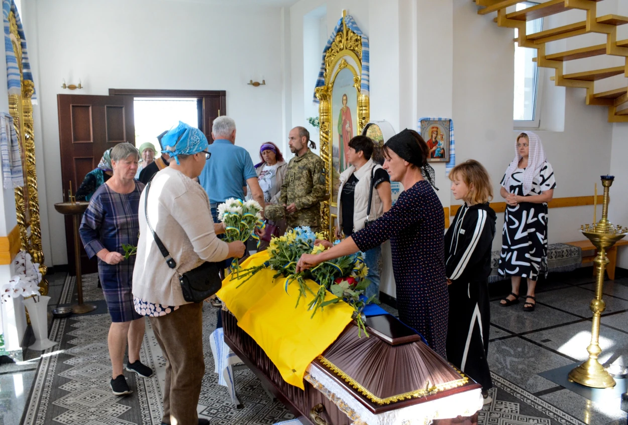 Боронив Україну в лавах Чорних Запорожців - у Ставах провели в останню путь воїна Владислава Третяка