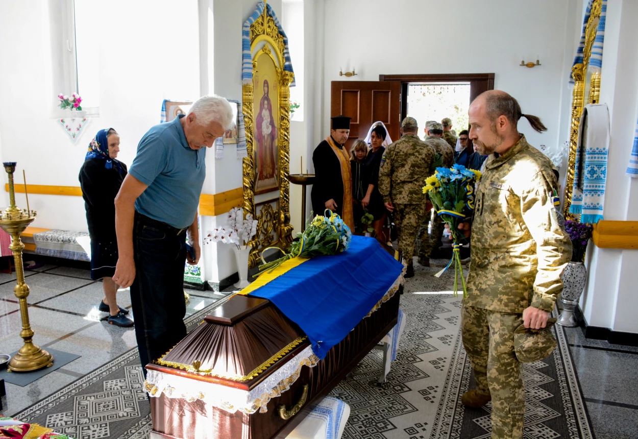 Боронив Україну в лавах Чорних Запорожців - у Ставах провели в останню путь воїна Владислава Третяка