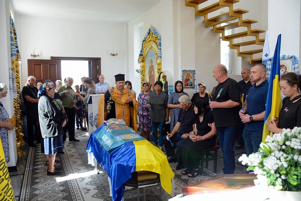 Вірний завжди - у Ставах провели в останню дорогу морського піхотинця Сергія Глобенка