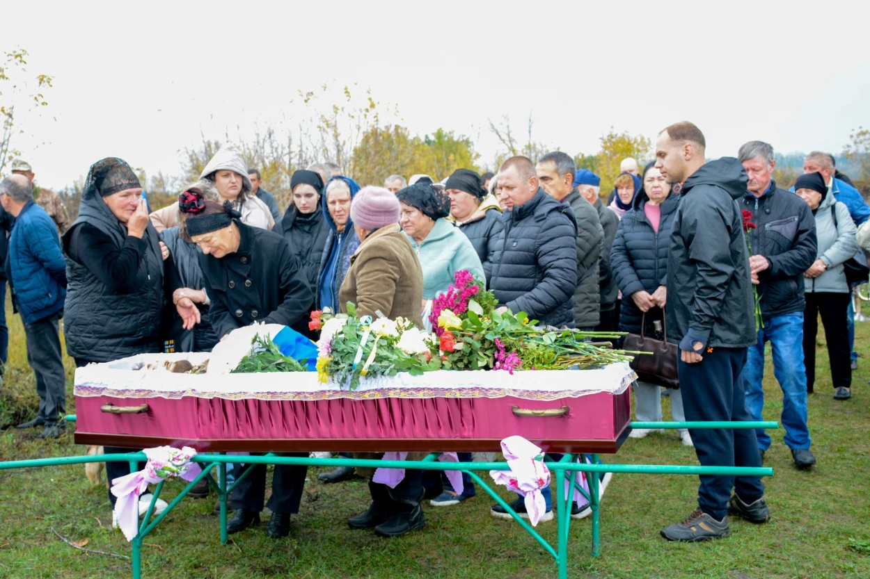Один із перших став на шляху ворога - у Липовці поховали ветерана війни, волонтера Євгенія Аніщенка