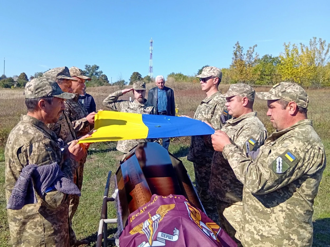 В Демівщині провели в останню дорогу воїна Сергія Дубовика - 15