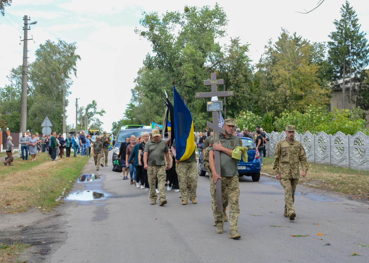Боронив Україну в лавах Чорних Запорожців - у Ставах провели в останню путь воїна Владислава Третяка