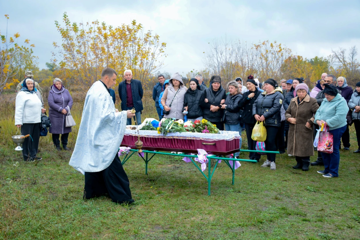 Один із перших став на шляху ворога - у Липовці поховали ветерана війни, волонтера Євгенія Аніщенка
