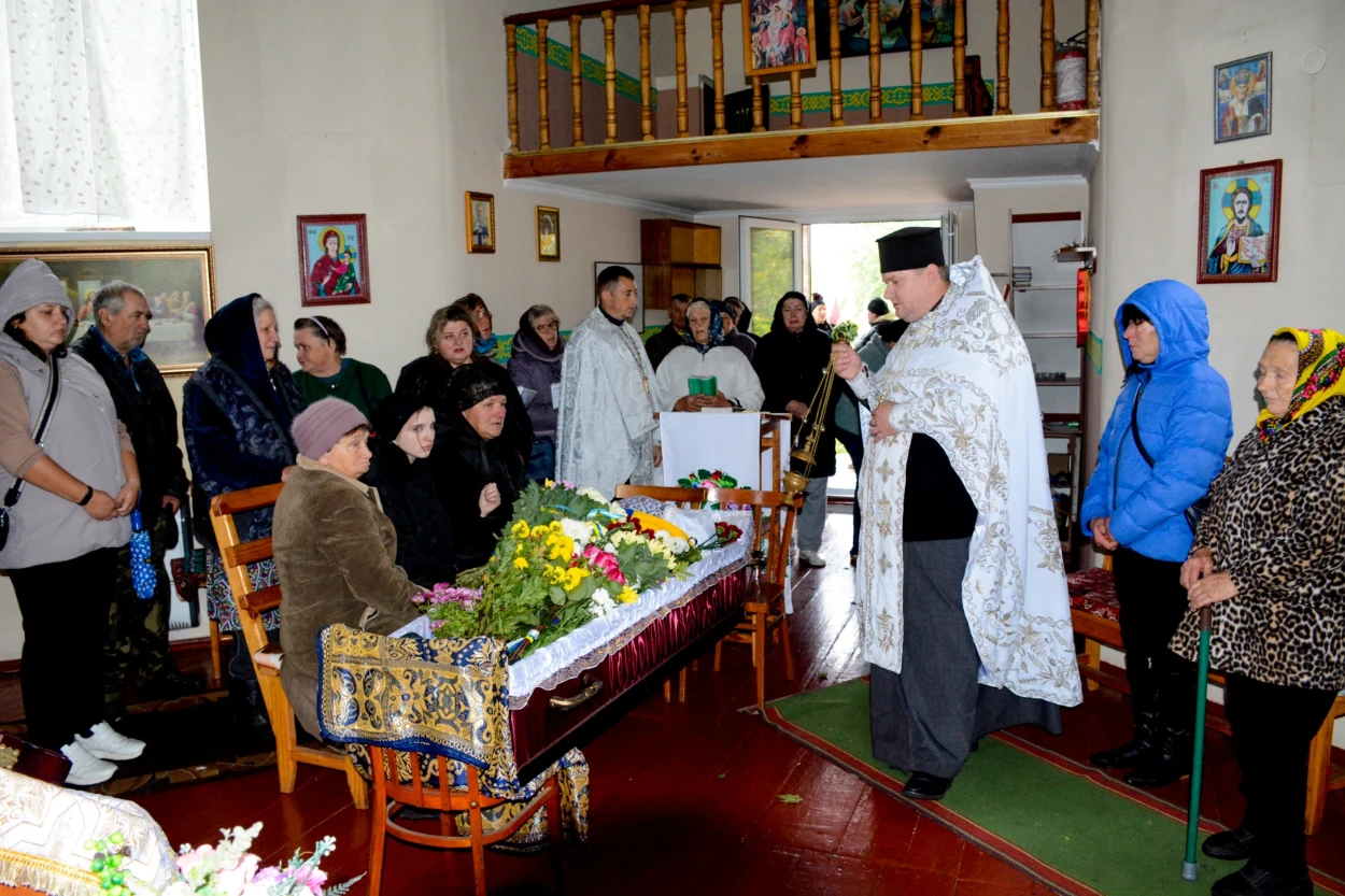 Один із перших став на шляху ворога - у Липовці поховали ветерана війни, волонтера Євгенія Аніщенка