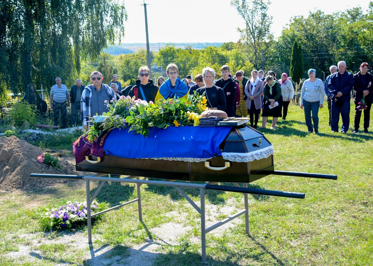 В Демівщині провели в останню дорогу воїна Сергія Дубовика - 11