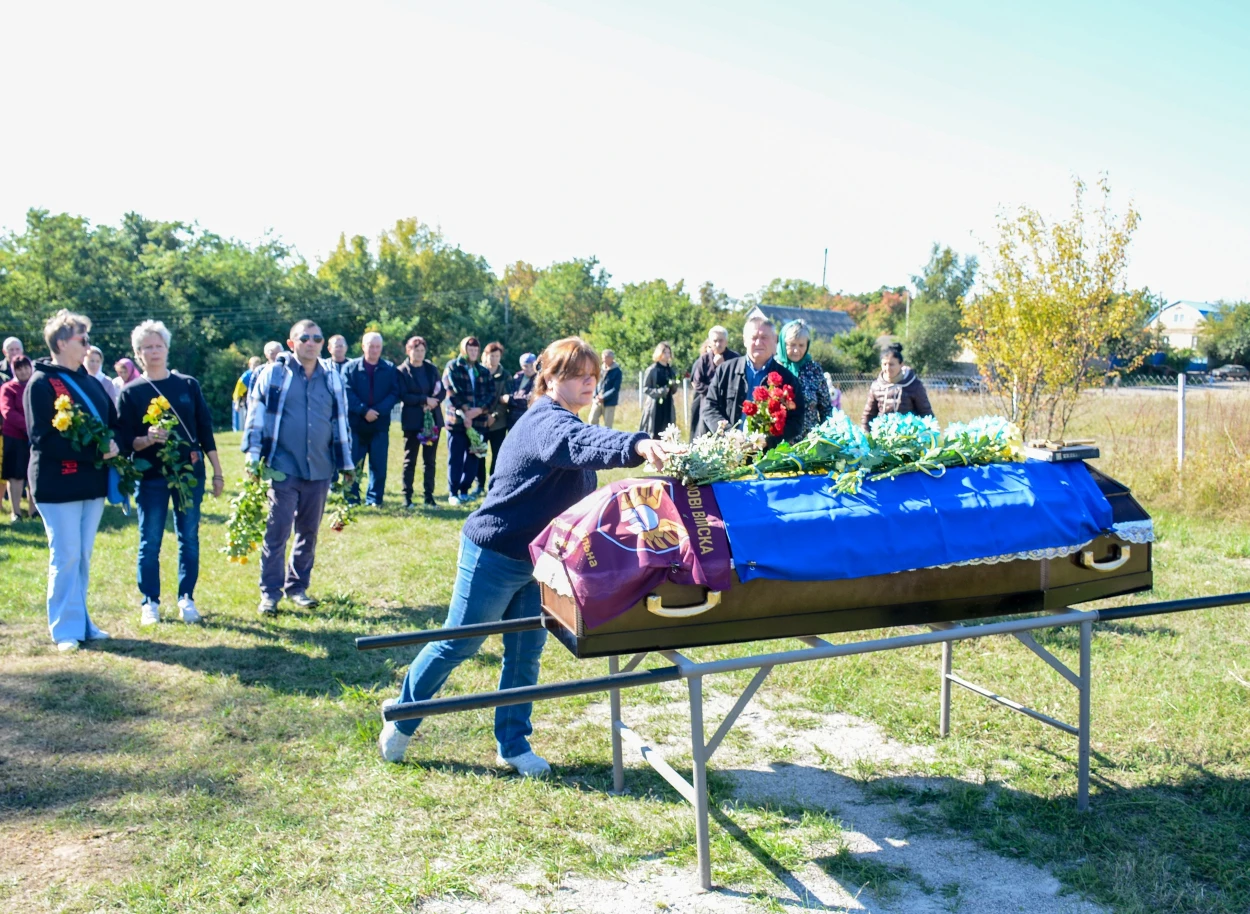 В Демівщині провели в останню дорогу воїна Сергія Дубовика - 6