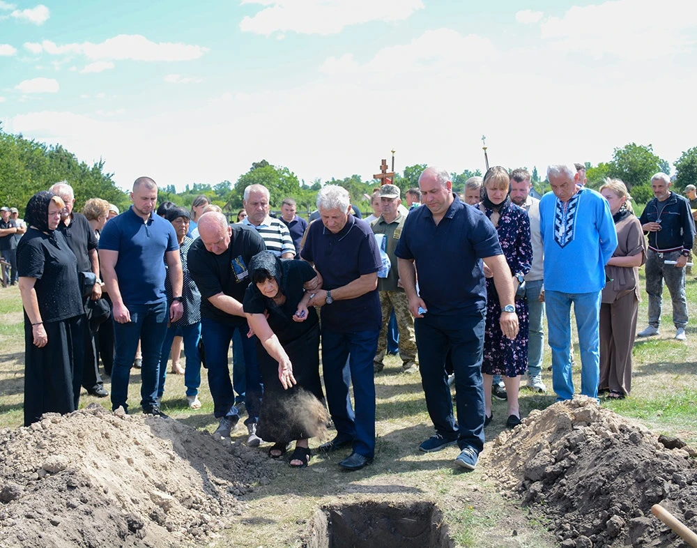 Вірний завжди - у Ставах провели в останню дорогу морського піхотинця Сергія Глобенка