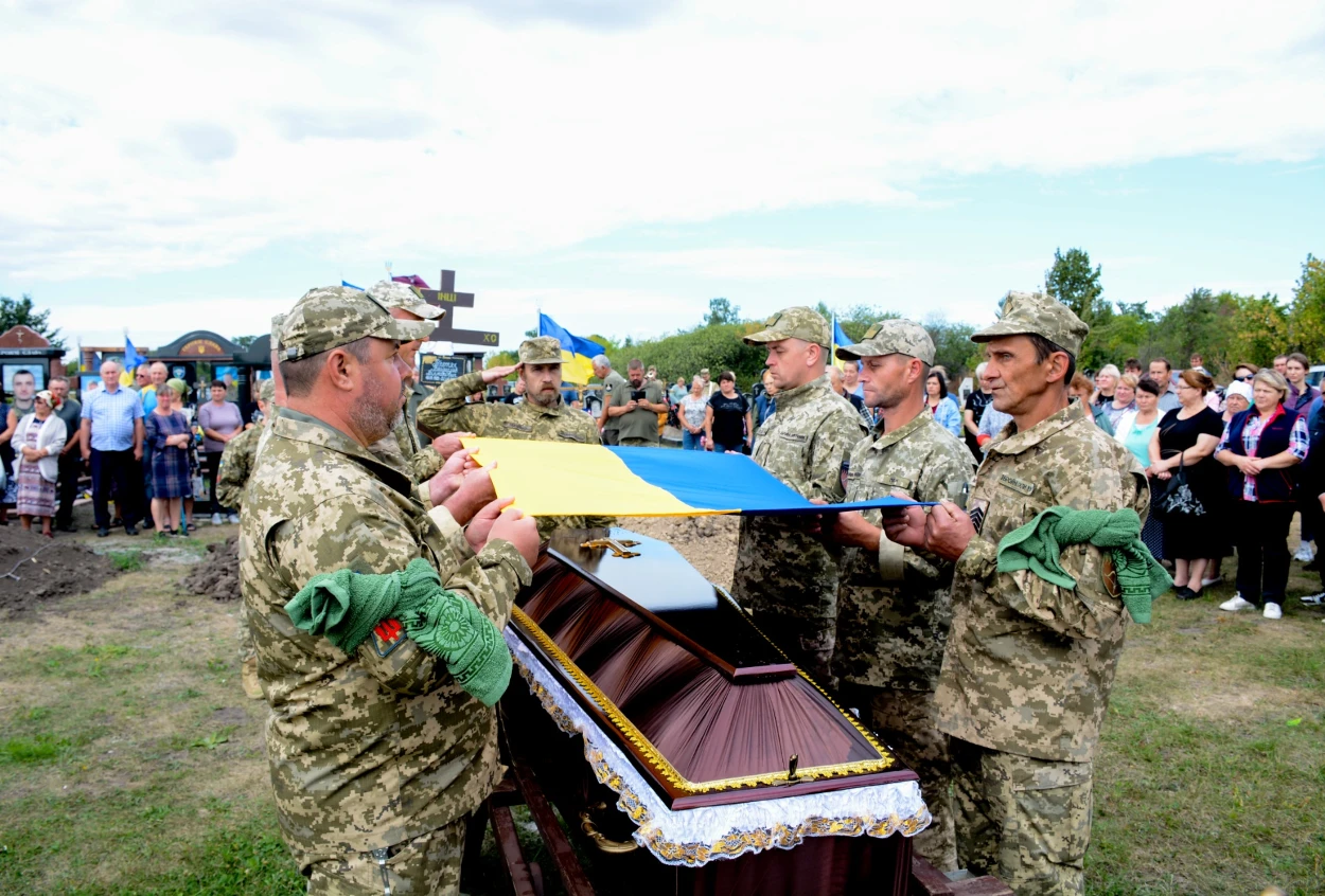 Боронив Україну в лавах Чорних Запорожців - у Ставах провели в останню путь воїна Владислава Третяка