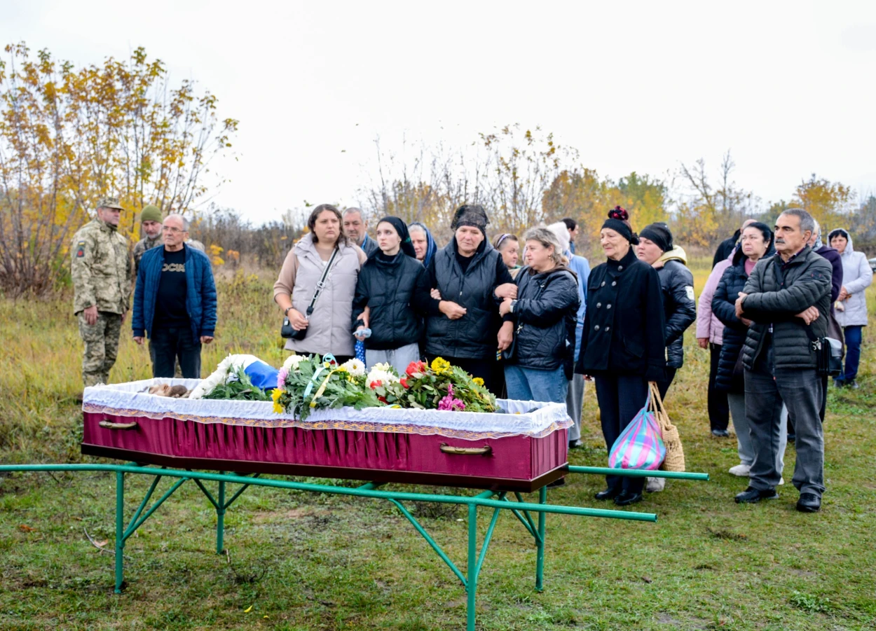 Один із перших став на шляху ворога - у Липовці поховали ветерана війни, волонтера Євгенія Аніщенка