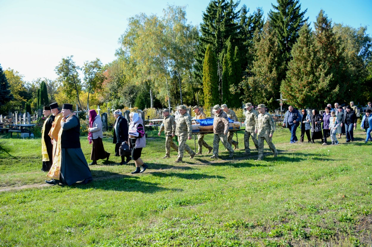 В Гороховому провели в останню путь воїна Віктора Дремлюгу - 19