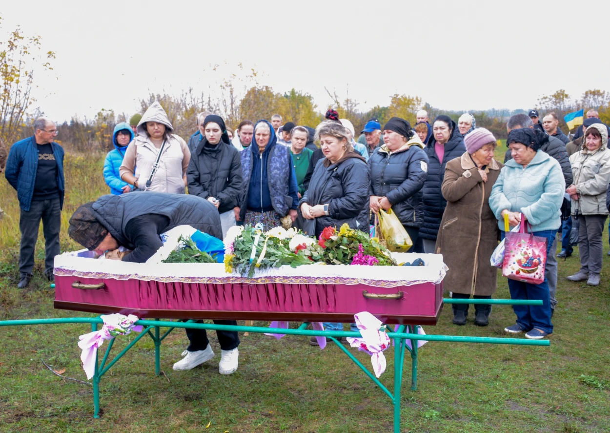 Один із перших став на шляху ворога - у Липовці поховали ветерана війни, волонтера Євгенія Аніщенка