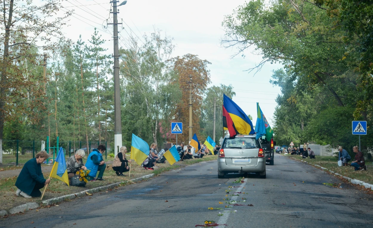 Боронив Україну в лавах Чорних Запорожців - у Ставах провели в останню путь воїна Владислава Третяка