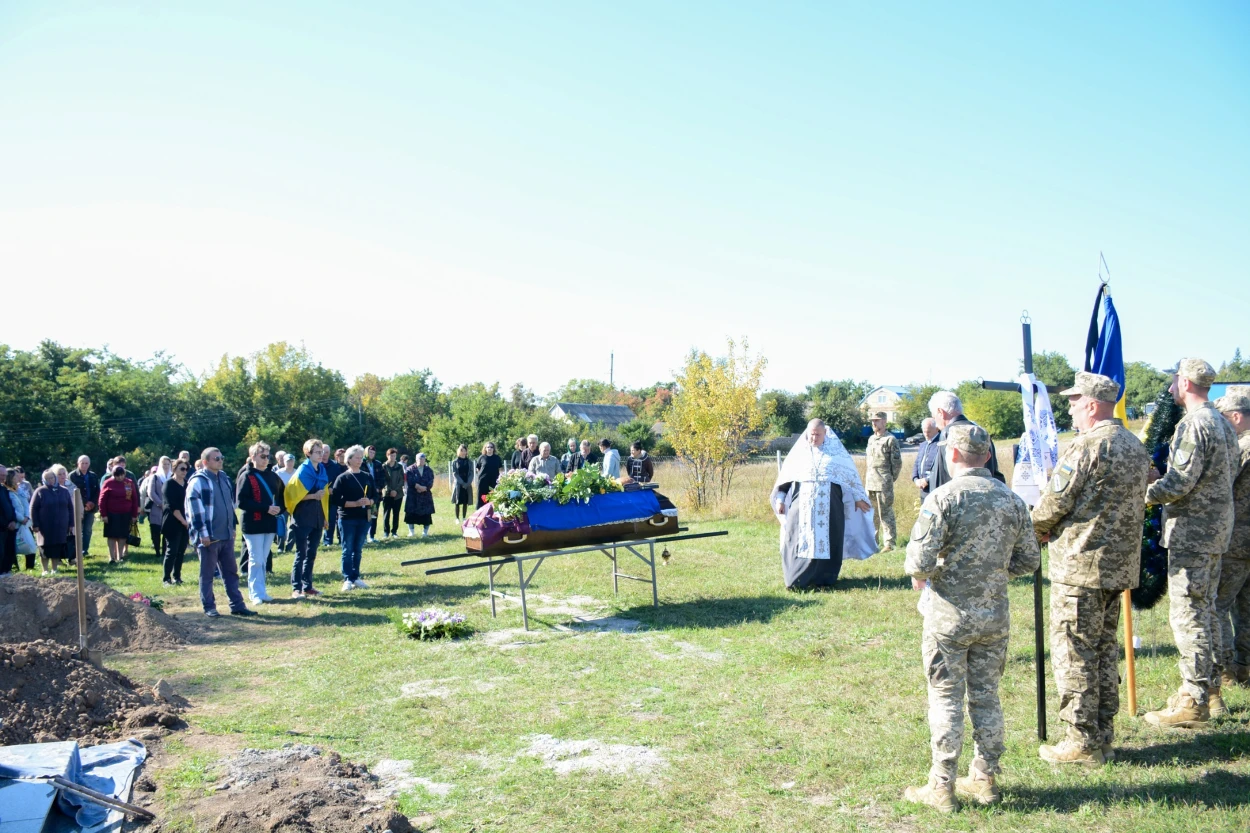 В Демівщині провели в останню дорогу воїна Сергія Дубовика - 12