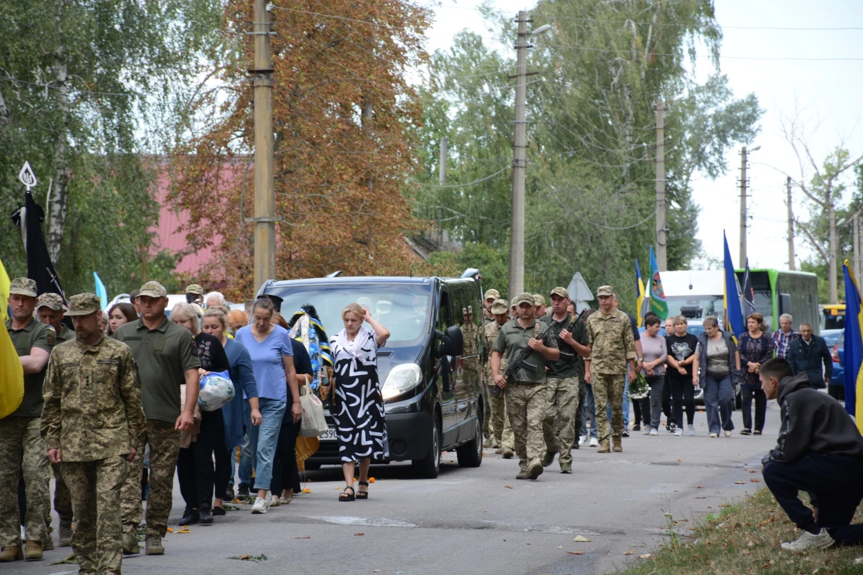 Боронив Україну в лавах Чорних Запорожців - у Ставах провели в останню путь воїна Владислава Третяка