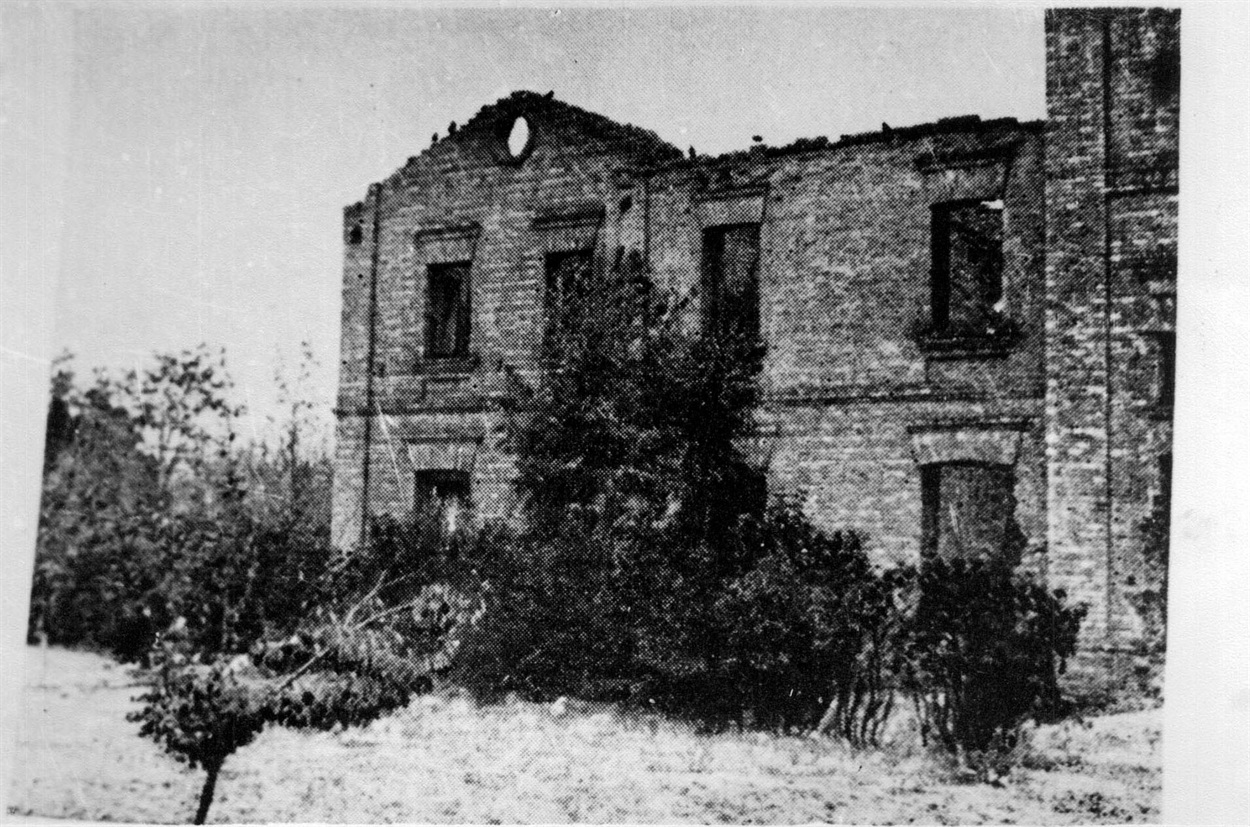 Будівля міської школи №1, на горищі якої в 1963 році знайшли документи Київського підпільного обкому партії. 