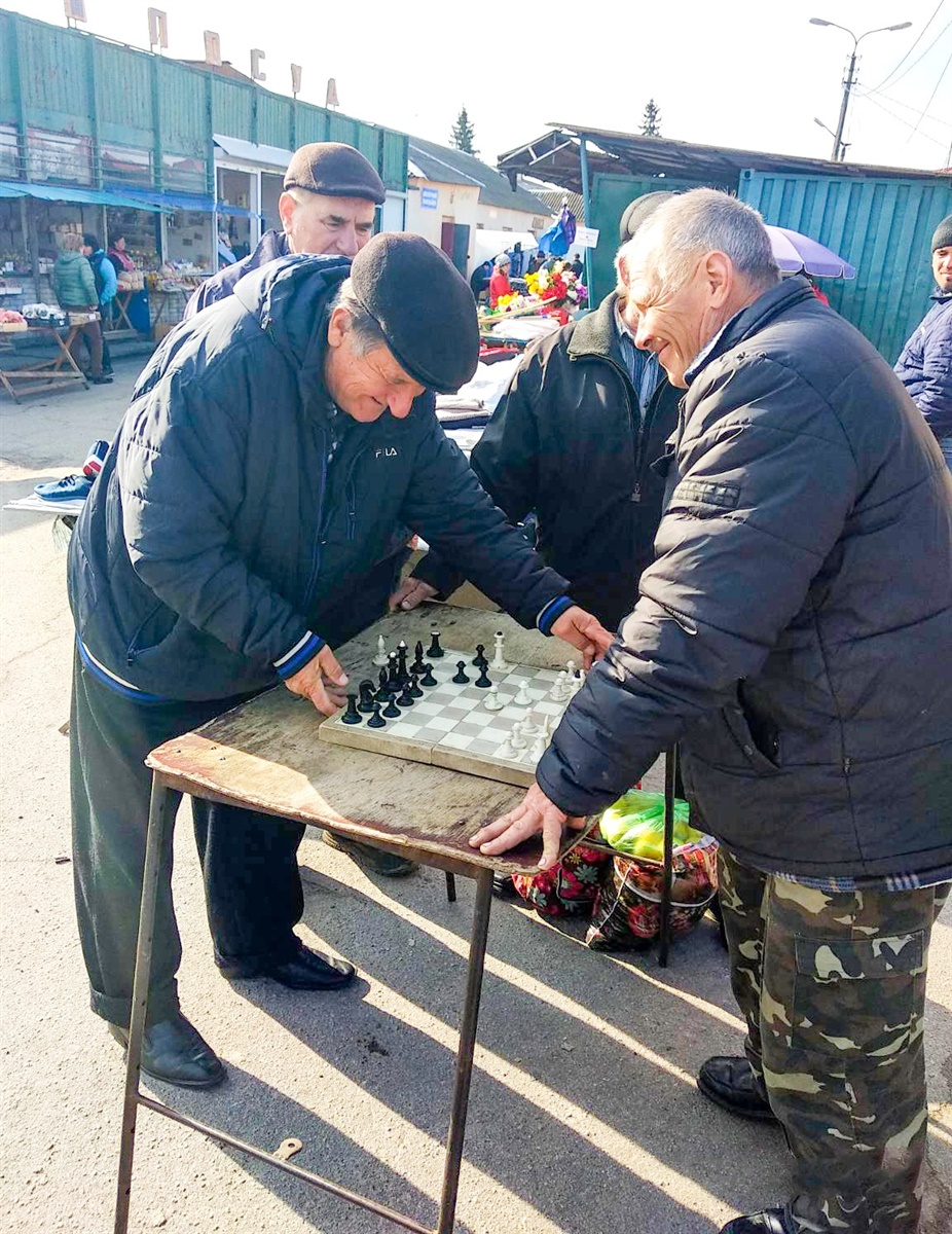 Шахові турніри на Ржищівському базарі