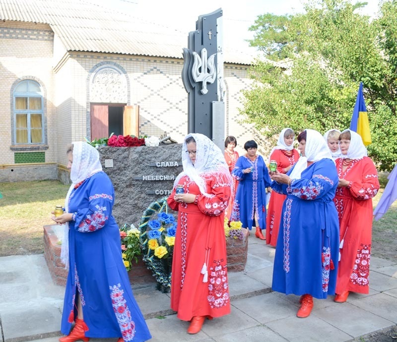 Відкриття памя'тного знаку "Розстріляна Гідність" в Буртах