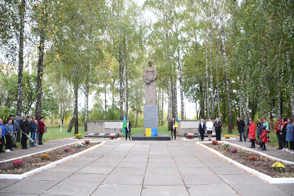 Село Сущани, відкриття пам'ятника Артему Соколову