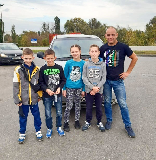  Максим Обидовський, Артем Обидовський Влада Висоцька, Ілля Яременко та їх тренер Олександр Гладких