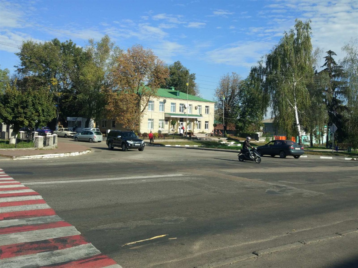 м.Кагарлик, перехрестя біля міської ради