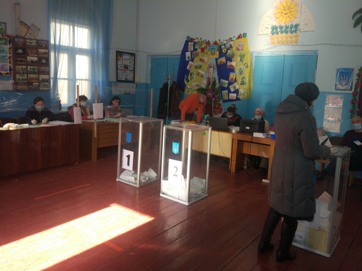 Місцеві вибори -- 2020 На виборчій дільниці в селі Бурти Кагарлицької ОТГ