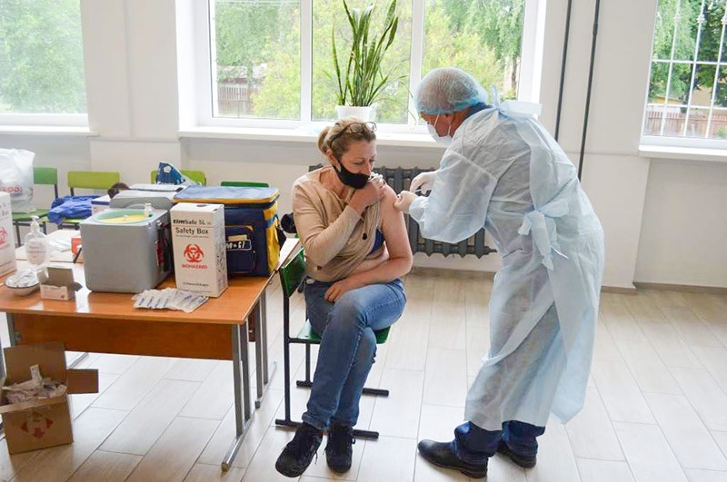 вакцинація працівників закладів освіти на базі Кагарлицької школи №3