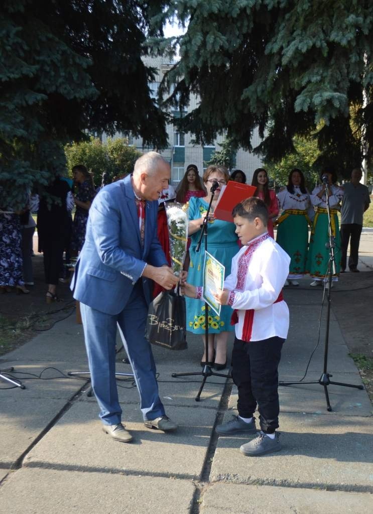 Нагороди переможцям конкурсу в Кагарлику