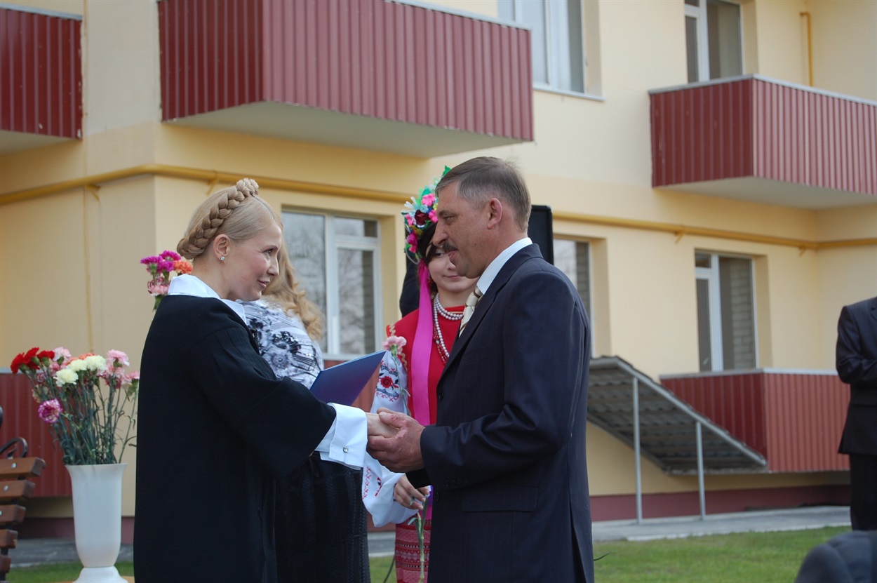 Юлія Тимошенко та лікар Кагарлицької ЦРЛ Володимир Спіленко