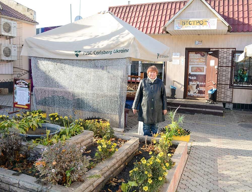 Катерина Вовк біля бару Бістро в Кагарлику