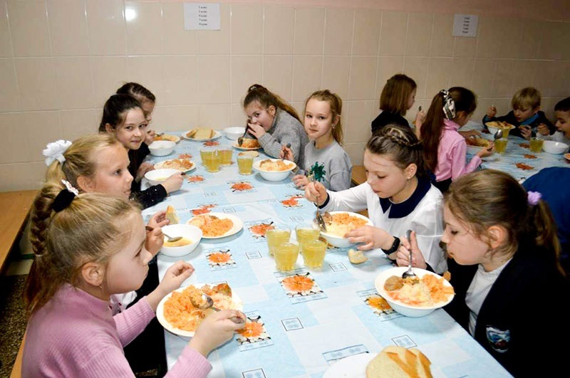 В їдальні Кагарлицький НВК «ЗОШ І-ІІ ступенів-ліцей»