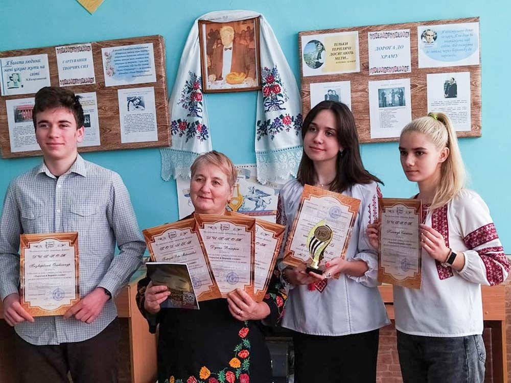 Учні із Черняхова Кагарлицької громади - учасники конкурсу