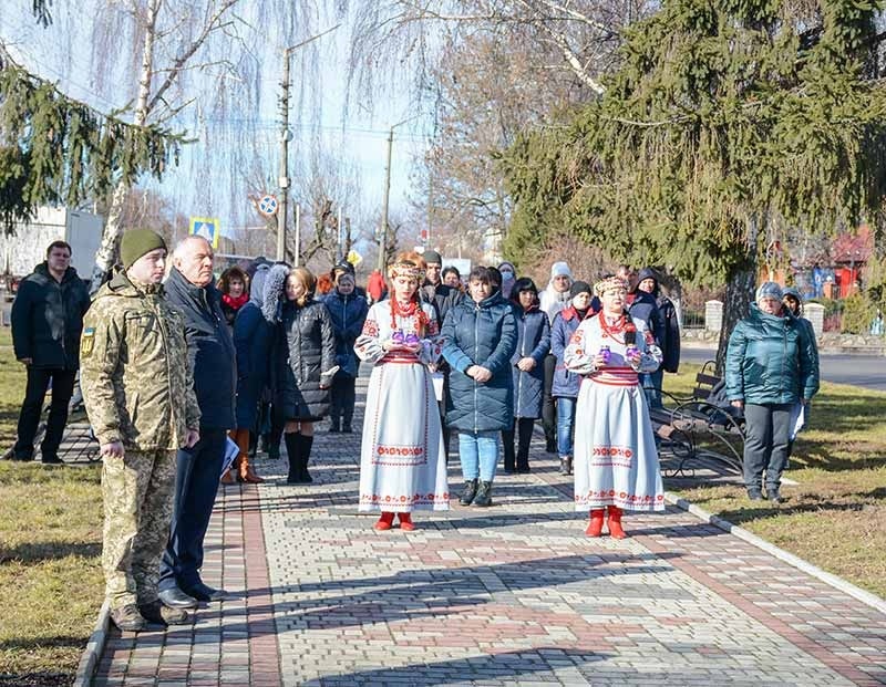 Покладання до памятника Героям Небесної Сотні в Кагарлику