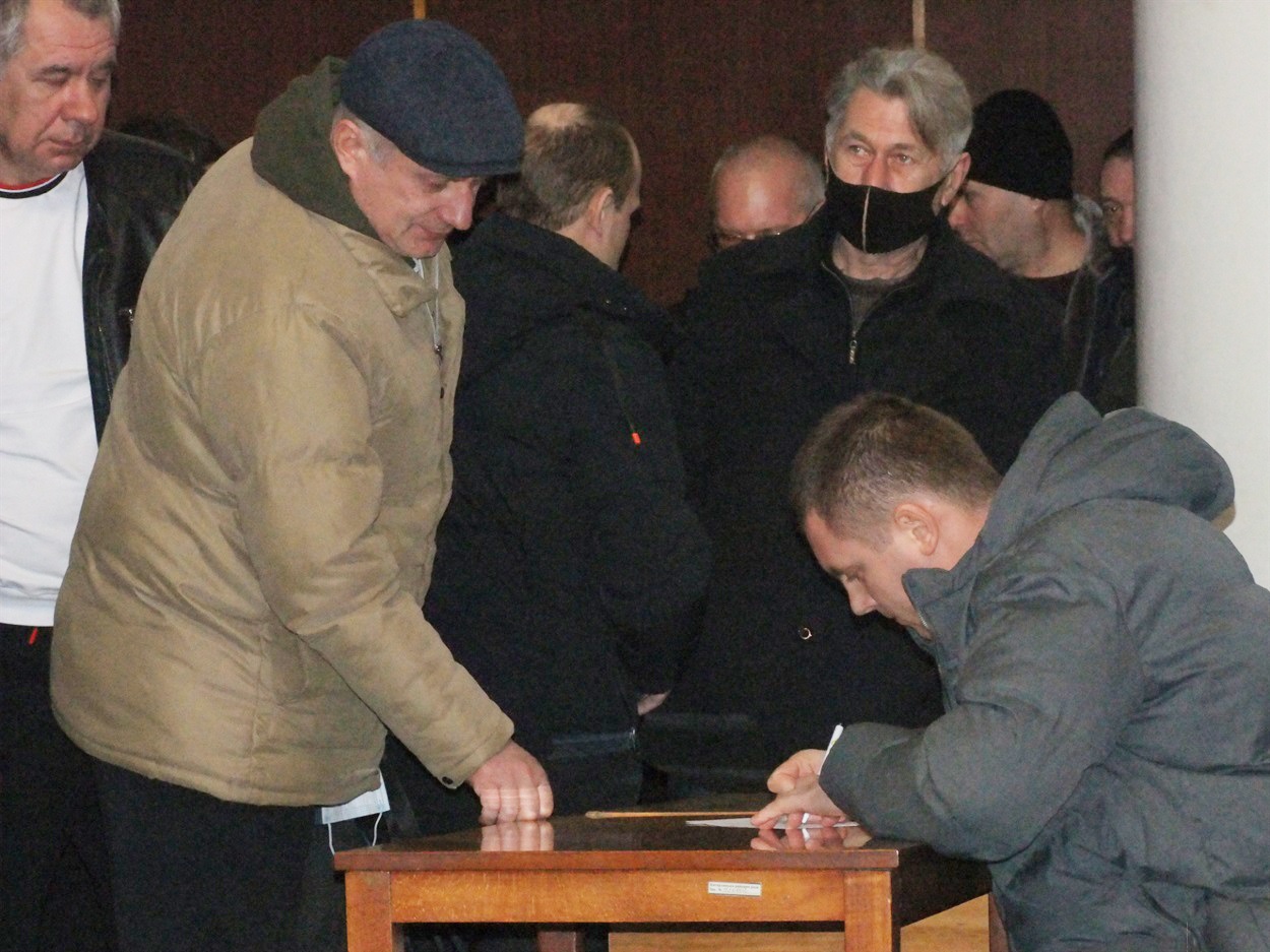 Жителі Кагарличчини записуються до місцевого загону самооборони