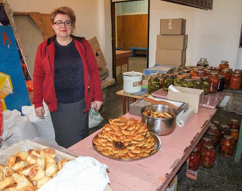 Ось ці смаколики поїдуть на блокпости в Кагарлику