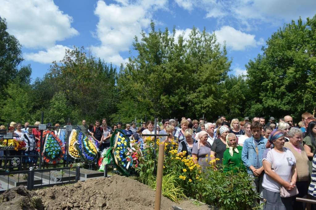 У Черняхові провели в останню путь Сергія Бондаренка